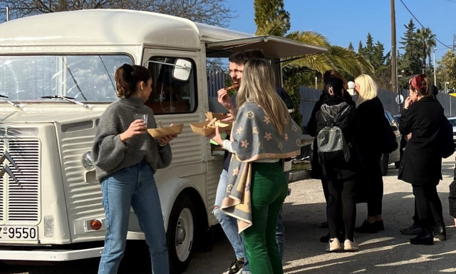 Παραδοσιακή Τσικνοπέμπτη για τους εργαζομένους της DEMO