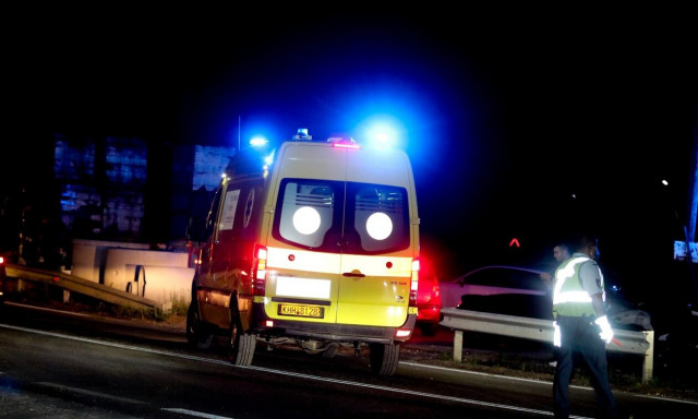 Σοβαρό τροχαίο στην Αρτέμιδα - Χωρίς τις αισθήσεις του ένας άνδρας