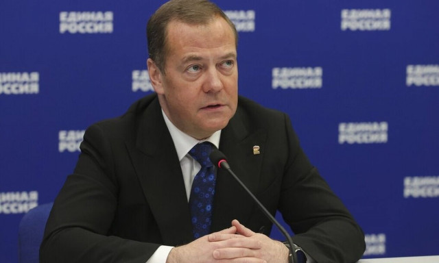 Προειδοποίηση Μενβέντεφ: «Η Ρωσία θα διαλυθεί αν δεν κερδίσει τον πόλεμο στην Ουκρανία»