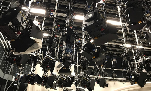 Πόρισμα σοκ για γνωστό παρουσιαστή: Δέσμευση περιουσίας και έρευνα για εγκληματική οργάνωση