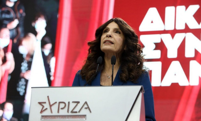 «Ρίχνει το γάντι» στον Γιάννη Οικονόμου η Πόπη Τσαπανίδου