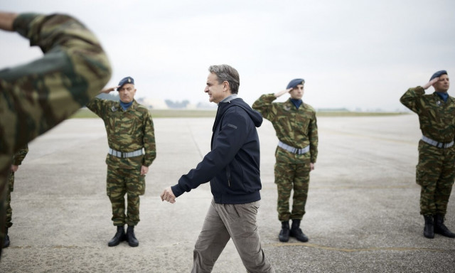 Στην 110 Πτέρυγα Μάχης ο Κυριάκος Μητσοτάκης για τα μη επανδρωμένα αεροσκάφη MQ-9