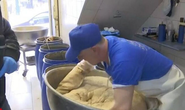 Καθαρά Δευτέρα: Πώς παρασκευάζεται ο χαλβάς;