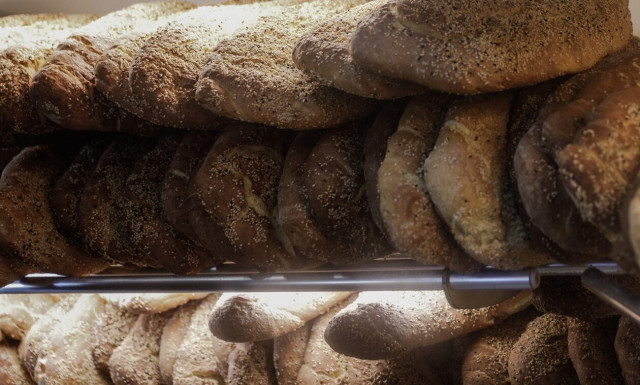 Καθαρά Δευτέρα: «Πλαφόν» στην τιμή της λαγάνας βάζει ο Άδωνις Γεωργιάδης