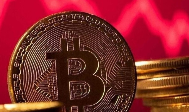 Bitcoin: Προσπάθεια να κρατηθεί στα 24.000 δολάρια