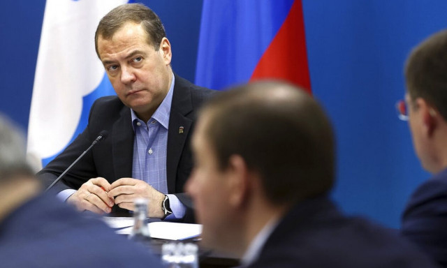 Μεντβέντεφ: Η Ρωσία είναι έτοιμη να φτάσει τα σύνορά της μέχρι την Πολωνία