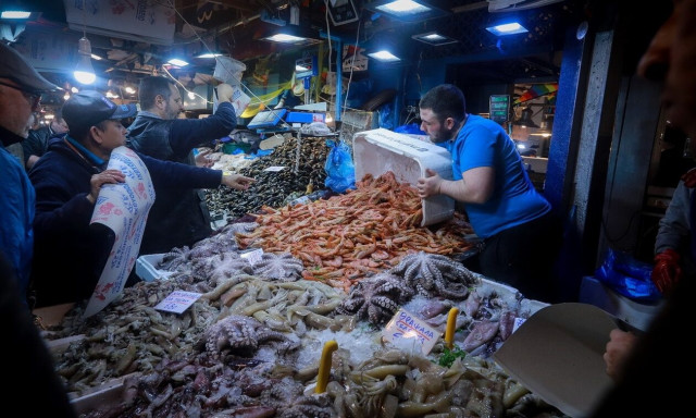 Καθαρά Δευτέρα: Ενισχυμένοι έλεγχοι στην αγορά - Συμβουλές για ασφαλή κατανάλωση των σαρακοστιανών