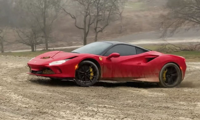 Αγόρασε Ferrari F8 Tributo για να την κάνει… αγροτικό