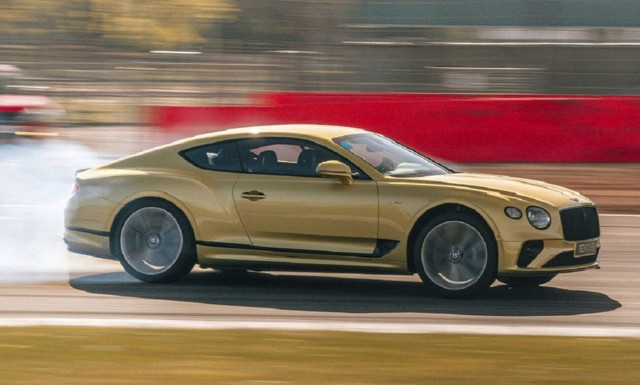 Bentley: Τίτλοι τέλους για τον ιστορικό W12