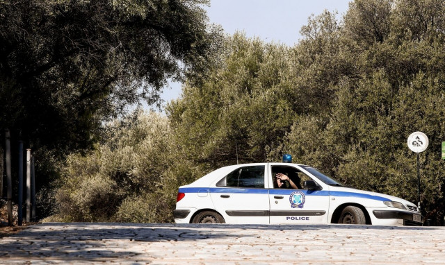 Γλυφάδα: Ληστές φίμωσαν 50χρονη, την ανάγκασαν να ανοίξει το χρηματοκιβώτιο, την έδεσαν και έφυγαν