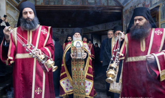 Υποδοχή Τιμίας Κάρας Οσίου Εφραίμ του Κατουνακιώτου στην Μονή Βατοπαιδίου