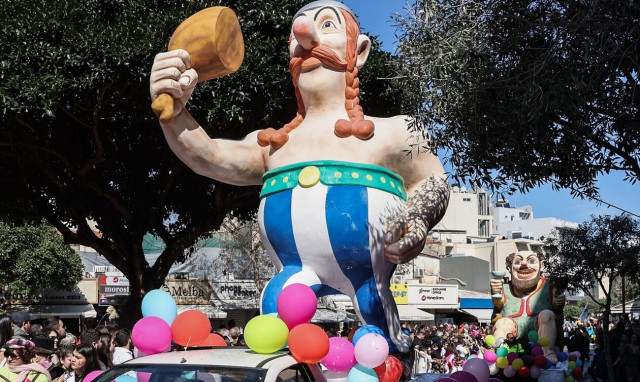 Fully booked τα ξενοδοχεία το τριήμερο της Αποκριάς: Καρναβαλικές εκδηλώσεις, έθιμα και γιορτές