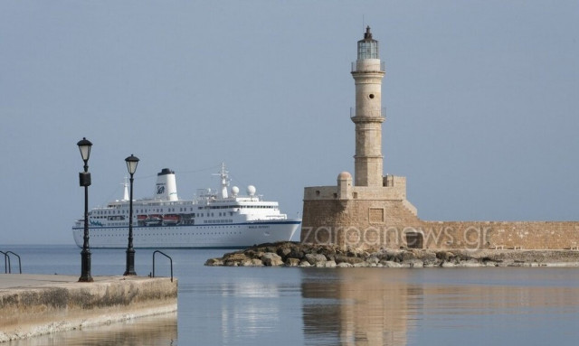 Χανιά: Κρουαζιέροπλοιο πλωτό πανεπιστήμιο έδεσε εκτάκτως έξω από το λιμάνι