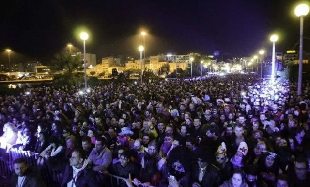 Πατρινό καρναβάλι: Δείτε live την τελετή λήξης και την καύση του βασιλιά Καρνάβαλου