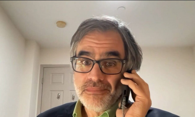 Βασιλιάς Κάρολος: Ο Έλληνας μαέστρος της χορωδίας που θα ψάλλει στην στέψη του (vid)