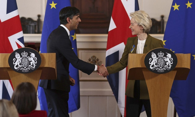 Βρετανία: Ικανοποίηση Σούνακ έπειτα από τη συμφωνία με την ΕΕ για τη Βόρεια Ιρλανδία