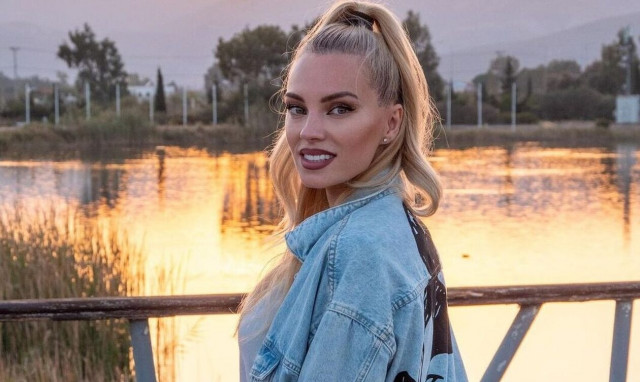 Τζούλια Νόβα: Η εντυπωσιακή εμφάνιση στο J2US- «Ένιωσα σαν τη σέξι Barbie»