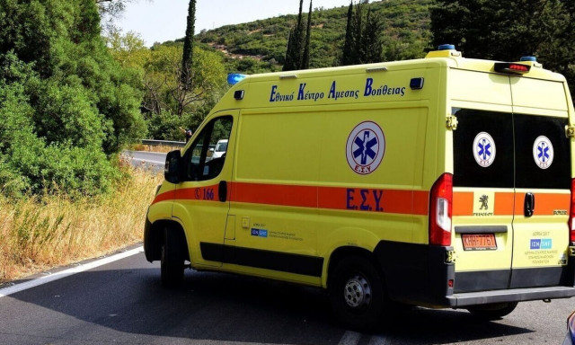 Τραγωδία στο Μεσολόγγι: Αυτοκίνητο καρφώθηκε σε δέντρο – Νεκρός ο οδηγός