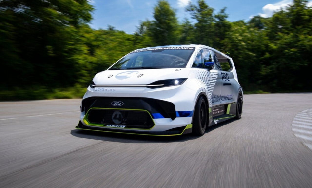 Ford: Με το ηλεκτρικό van των… 2000 ίππων στο Pikes Peak