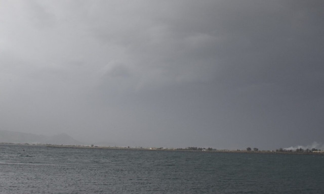 Καιρός: Με σκόνη και λασποβροχές η Τρίτη – Μέχρι 22 βαθμούς η θερμοκρασία