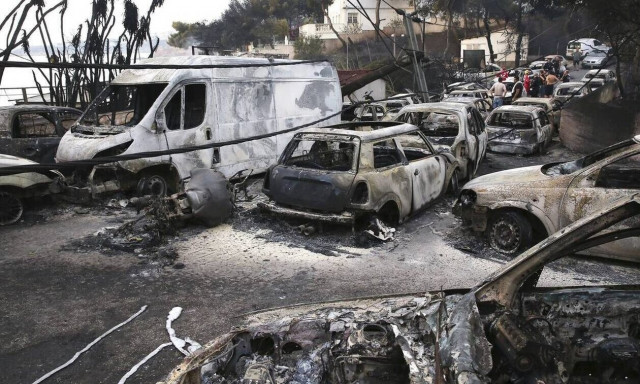 Πραγματογνώμονας για το Μάτι: Ελλιπή τα εναέρια μέσα - Άργησαν αδικαιολόγητα να διατάξουν εκκένωση