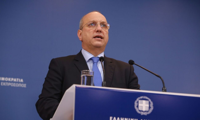 Ο Γιάννης Οικονόμου στο Newsbomb.gr για το αν το υπουργικό της Παρασκευής θα είναι το τελευταίο