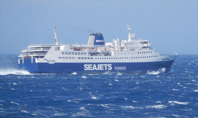 Μηχανική βλάβη για το πλοίο «Superstar» - Δεν «έδεσε» στον Άγιο Ευστράτιο λόγω καιρού