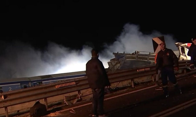 Σύγκρουση τρένων στα Τέμπη: Περισσότεροι από 50 οι τραυματίες - Οι 20 σοβαρά