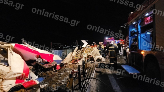 Σύγκρουση τρένων στα Τέμπη: Συγκλονίζουν οι μαρτυρίες επιβατών – «Ακούσαμε το μπαμ…»