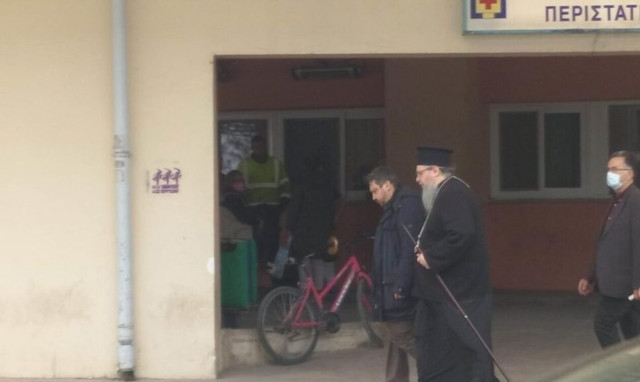 Τραγωδία στα Τέμπη: Το Γενικό Νοσοκομείο Λάρισας επισκέφθηκε ο Μητροπολίτης Ιερώνυμος