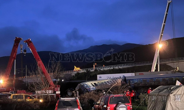 Τέμπη: « -Βασίλη φεύγω; -Φεύγεις, φεύγεις» - Ο διάλογος του σταθμάρχη με τον οδηγό του τρένου