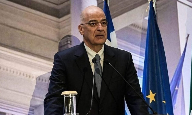 Σύγκρουση τρένων στα Τέμπη - Δένδιας: «Τεράστια θλίψη - Συλλυπητήρια στις οικογένειες των θυμάτων»