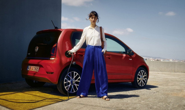 Οι γυναίκες δεν θέλουν τα ηλεκτρικά