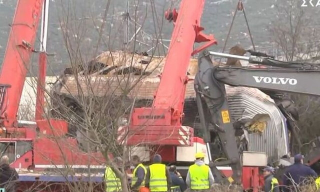 Σύγκρουση τρένων στα Τέμπη: Σοκαρισμένοι οι παρουσιαστές  - Αλλάζει το πρόγραμμα των καναλιών