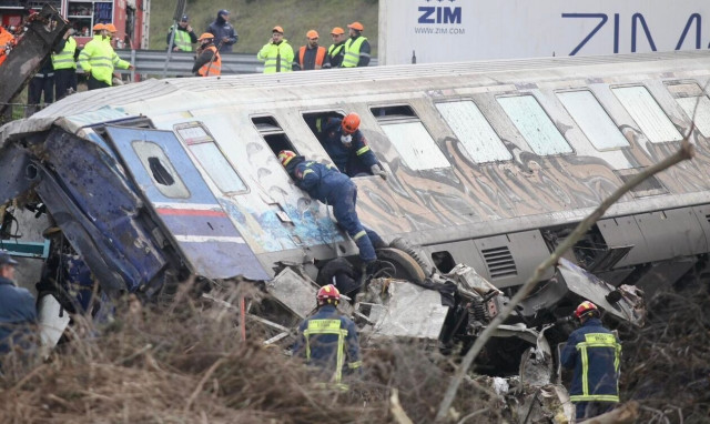 Τέμπη: «Είμαστε στο κενό, δεν γνωρίζουμε τίποτα», λέει συγγενής αγνοούμενου