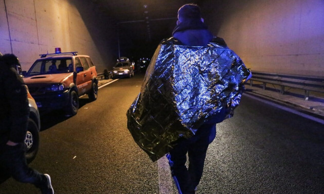 Σύγκρουση τρένων στα Τέμπη: «Ακούγαμε ουρλιαχτά και κλάματα» - Επιζώντες μιλούν στο Newsbomb.gr