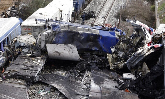 Ξένα ΜΜΕ για την τραγωδία στα Τέμπη: «Θα περάσει χρόνος για να θεραπεύσει η Ελλάδα τις πληγές της»