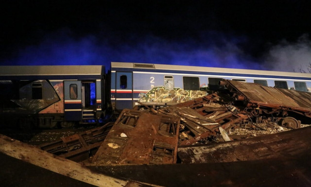 Τραγωδία στα Τέμπη: 42 οι επιβεβαιωμένοι νεκροί σύμφωνα με την Πυροσβεστική