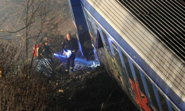 Σύγκρουση τρένων στα Τέμπη: Βίντεο ντοκουμέντο μέσα από βαγόνι – «Κραυγές αγωνίας» των επιβατών