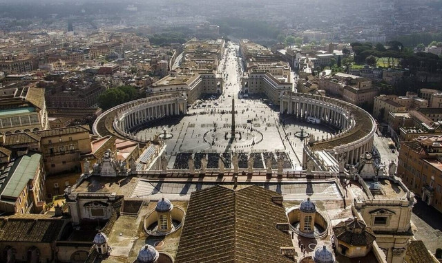 Βρετανία: Φρένο στα στεγαστικά προνόμια για τους καρδινάλιους - Θα πληρώνουν νοίκι