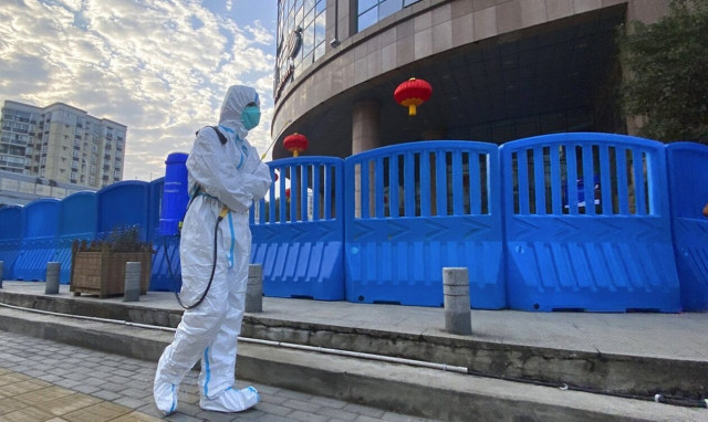 FBI: Η πανδημία της covid-19 είναι «πολύ πιθανό» να οφείλεται σε διαρροή από εργαστήριο στην Ουχάν