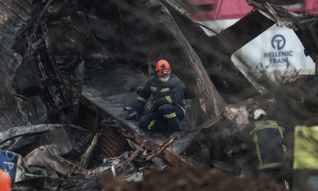 Τέμπη - Συγκλονιστική μαρτυρία: «Έβαλα στο τρένο τον άντρα και τον 5χρονο γιο μου και πήρα στάχτες»