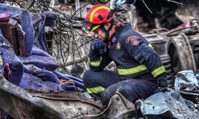 Τέμπη: Υποδοχή ήρωα για τον διασώστη της ΕΜΑΚ και προπονητή του ΠΑΟΚ