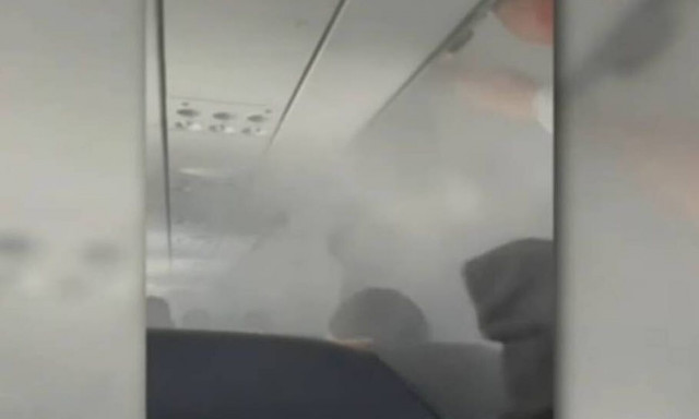 HΠΑ: Μεγάλη αναστάτωση σε πτήση - Αποσκευή έπιασε φωτιά, στο νοσοκομείο 10 άτομα