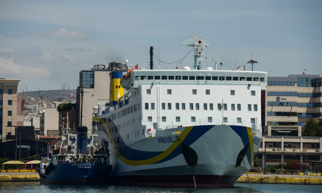 Πρόσκρουση του «Πρέβελης» στο λιμάνι της Καρπάθου - Συνεχίζει το δρομολόγιο προς Πειραιά