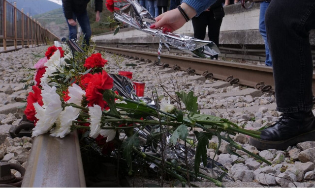 Tέμπη: Έρευνα για τον γιατρό που έδωσε την αναρρωτική στον επιθεωρητή του σταθμάρχη της Λάρισας