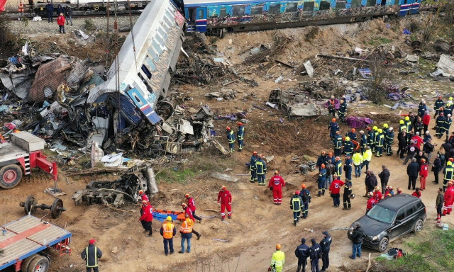 «Η κατάσταση στα Τέμπη έμοιαζε με πεδίο μάχης» - Συγκλονίζει ο γιατρός που χειρούργησε τραυματίες