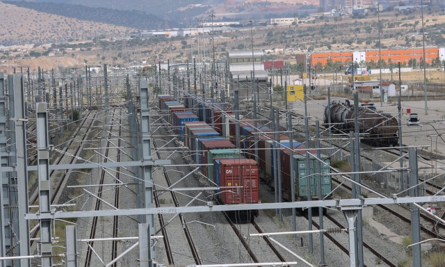 Επικοινωνία Μητσοτάκη – Φον ντερ Λάιεν και ευρωπαϊκή συνδρομή για τη βελτίωση των σιδηροδρόμων