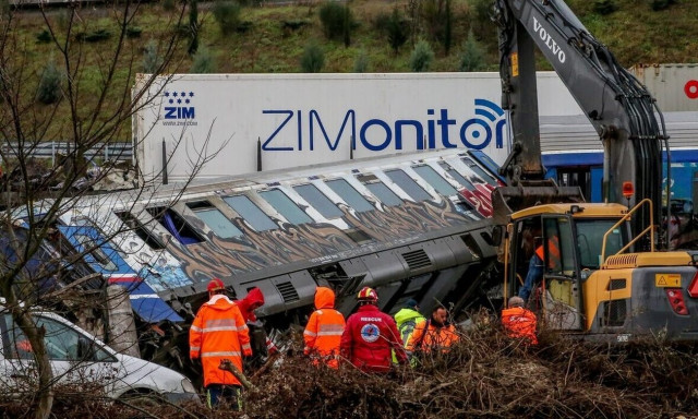 Τέμπη: Οι διάλογοι και τα τηλεφωνήματα του σταθμάρχη τις πρώτες στιγμές μετά τη σύγκρουση