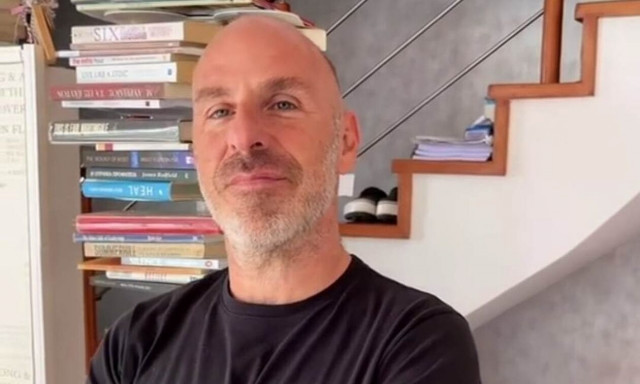 Στέφανος Ξενάκης: Αυτός είναι ο συγγραφέας που συνελήφθη για χρέη στο Δημόσιο